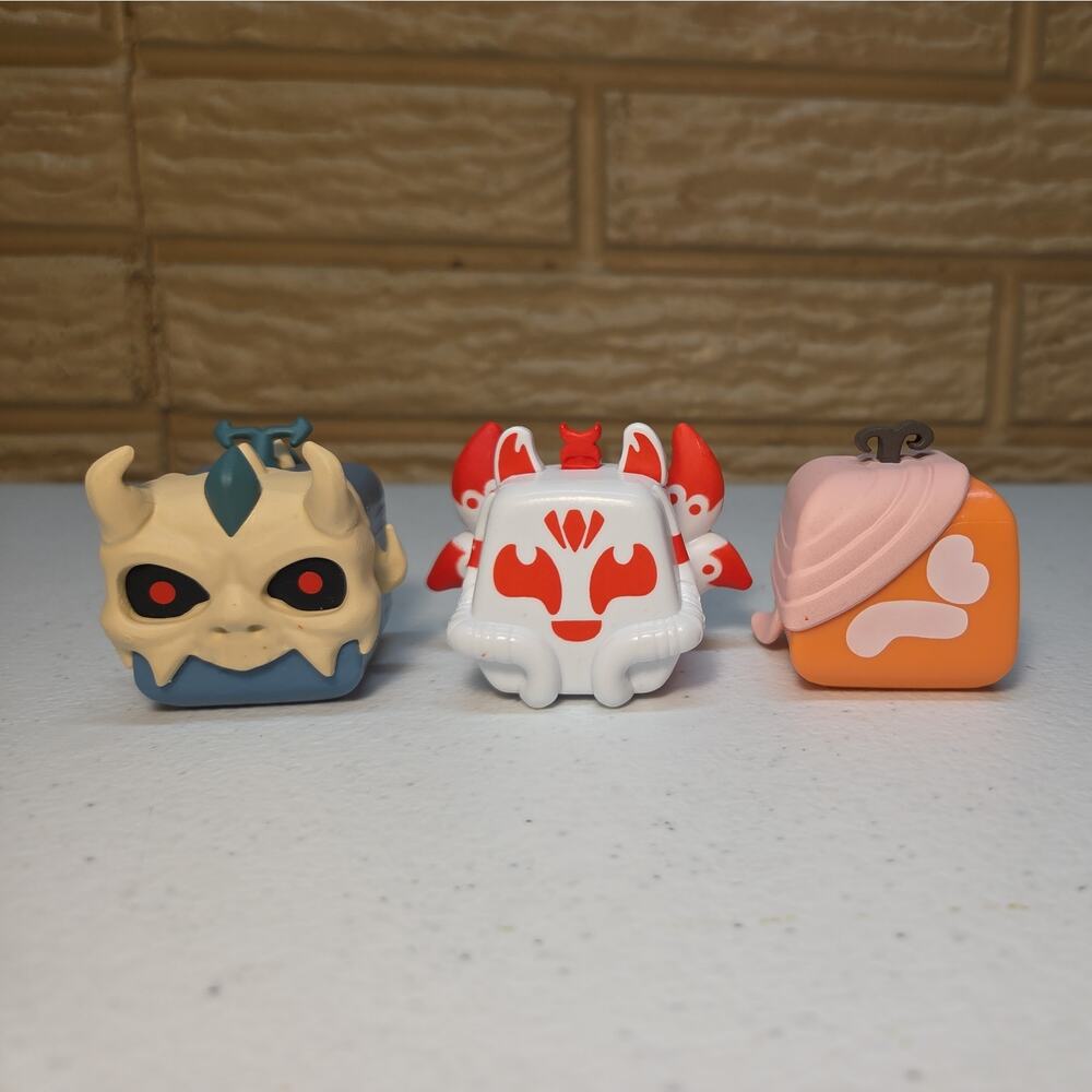 (3) Roblox Kitsune Blox Fruits Series 2 Minifigures